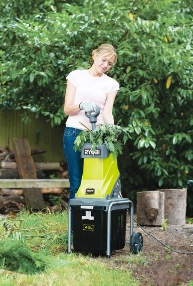 Подрібнювач Ryobi садовий мережевий RSH2545B 2500Вт 45мм 40л 13.4кг ніж (5133002512) | Зображення 2