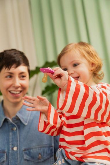 Соска пустушка BIBS Colour Latex кругла Bubblegum 0-6 міс | Зображення 2