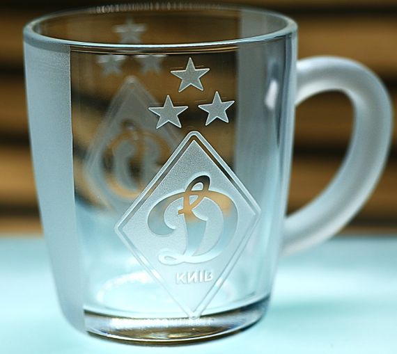 Скляна чашка 350 мл ФК Динамо Київ з гравіюванням подарунок для фаната  футбольна кружка | Зображення 1