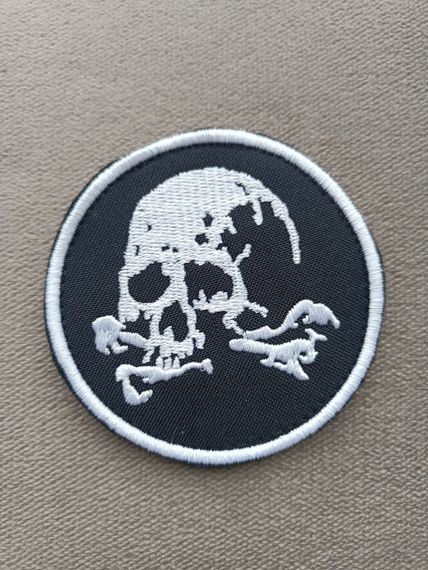 Шеврон череп (черный)