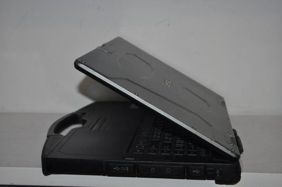 Напівзахищений ноутбук Getac S410 G2/14" (1366x768) TN Touch / Intel Core i5-8250U (4 (8) ядра по 1.6 - 3.4 GHz) / 8 GB DDR4 / 256 GB SSD / Intel UHD Graphics 620 б/в | Зображення 4