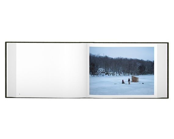 Книга photography Gregory Crewdson: Cathedral of the Pines книги с фотографиями известных фотографов | Зображення 4
