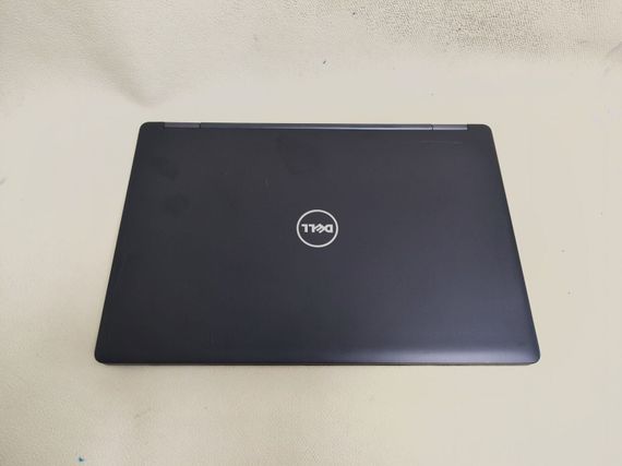 Мобільна робоча станція Dell Precision 3520 / 15.6" (1920x1080) IPS / Intel Core i7-7820HQ (4 (8) ядра по 2.9 - 3.9 GHz) / 16 GB DDR4 / 256 GB SSD / nVidia Quadro M620, 2 GB GDDR5, 128-bit / WebCam б/в | Зображення 6