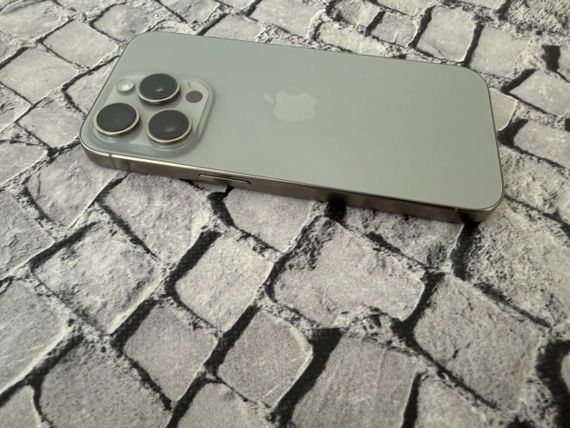 Смартфон Apple iPhone 15 Pro 256gb