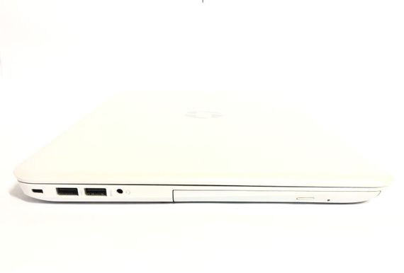 Ноутбук HP Pavilion 15-aw020no / 15.6" (1366x768) TN / AMD A6-9210 (2 ядра по 2.4 - 2.8 GHz) / 8 GB DDR4 / 256 GB SSD / AMD Radeon R4 Graphics / WebCam / Win 10 Home б/в | Зображення 3