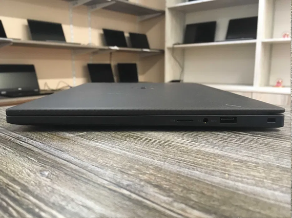 Ультрабук Dell Latitude 7370 13.3"QHD+,IPS/m5-6Y57/8Gb/256SSD Гарантія | Зображення 2