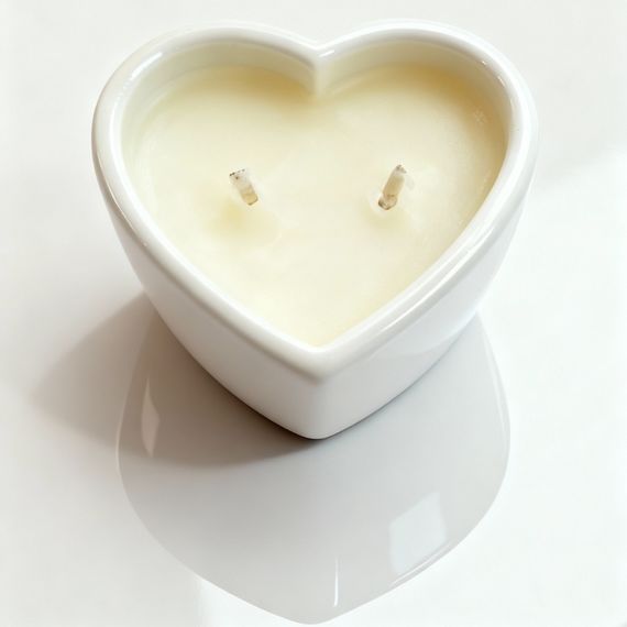 Масажна свічка з ароматом горіхового крему Candy Nut Cream у формі серця, 70 мл Sex Aura | Зображення 4