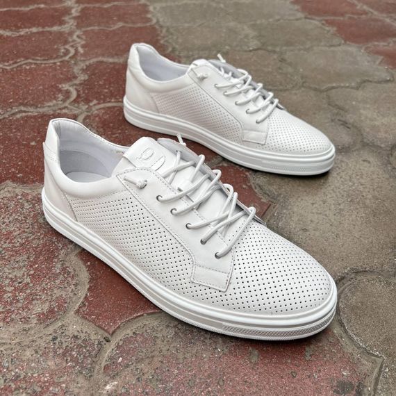 Чоловічі білі шкіряні кеди з перфорацією — тренд взуття