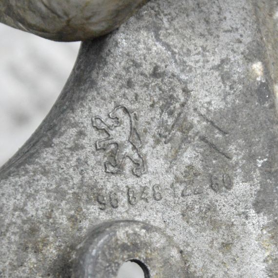 Кронштейн кріплення КПП 1.2 / 1.4 Peugeot 208 2012-2016 Лапа подушка коробки передач Пежо 208 9684812280 | Зображення 1