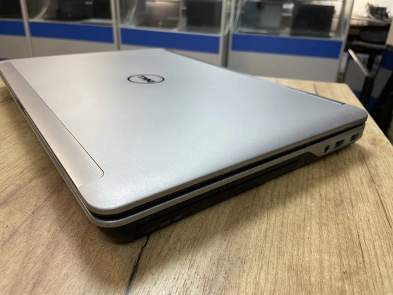 Ноутбук Dell Precision m2800 15.611 FHD core i5 4210M/8gb/240SSD/Radeon W4170M | Зображення 1