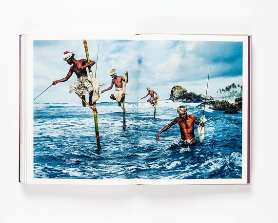 Альбомы известных фотографов книга работ Стива Маккарри Steve McCurry: A Life in Pictures книги по фотографии | Зображення 3