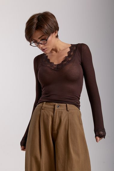 Напівпрозорий лонгслів з мереживними вставками - темно-коричневий цвет, S (є розміри)