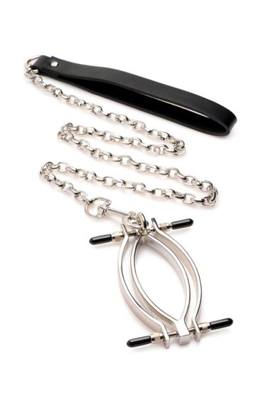 Затискач для статевих губ Master Series: Pussy Tugger Adjustable Vagina Clamp with Chain Sex Aura