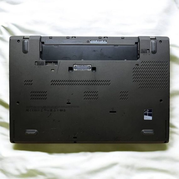 Ноутбук Lenovo ThinkPad T460 / 14" (1366х768) TN / Intel Core i5-6200U (2 (4) ядра по 2.3 - 2.8 GHz) / 8 GB DDR3 / 320 GB HDD / Intel HD Graphics 520 / WebCam б/в | Зображення 4