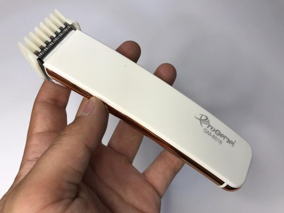 Аккумуляторный мужской триммер для бороды усов и тела Pro Gemei GM 6016 машинка для стрижки | Зображення 4