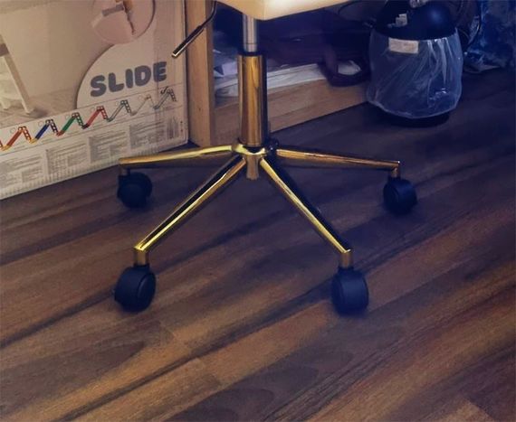 Крутий зі спинкою з регулюванням висоти Tom GD-Modern Office, на золотій хрестовині з колесами Шкірзам чорний | Зображення 8