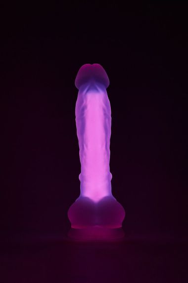 Фалоімітатор Dream Toys, що світиться RADIANT SOFT SILICONE GLOW IN THE DARK DILDO LARGE PINK