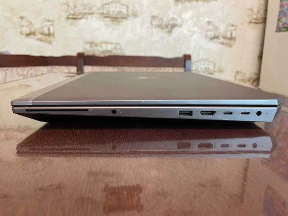 Мобильная рабочая станция HP ZBook 15 G5 / 15.6" (1920x1080) IPS / Intel Xeon E-2176M (6 (12) ядер по 2.7 - 4.4 GHz) / 16 GB DDR4 / 256 GB SSD / nVidia Quadro P2000, 4 GB GDDR5, 128-bit / WebCam б/у | Зображення 5