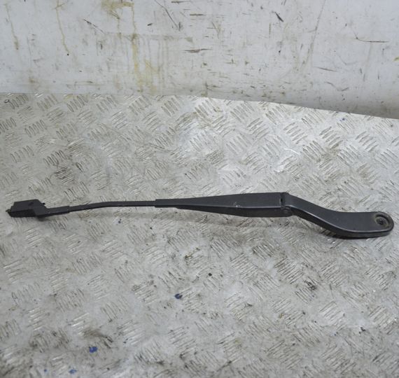 Поводок двірників перед лівий Volvo v50 2004-2012 Тримач склоочисника лівий Вольво В50 30699997