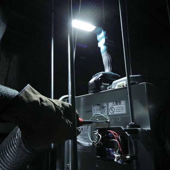 Фонарь светодиодный аккумуляторный Makita DEBDML801 (240 лм, LXT, без аккумулятора и зарядного устройства) | Зображення 7