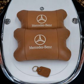 Подарунок подушка дорожня Mercedes-Benz Мерседес, Автоподушка під голову, Подарунок в машину чоловікові YT-49