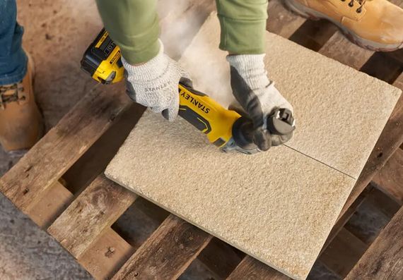 Шліфмашина кутова акумуляторна безщіткова Stanley FATMAX з АКБ та ЗП SFMCG700M2K | Зображення 3