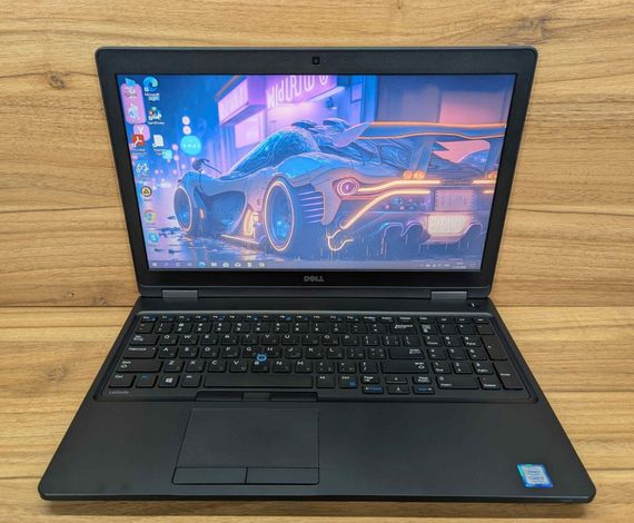 Ноутбук Dell Latitude 5580 / 15.6" (1366x768) TN / Intel Core i5-7200U (2 (4) ядра по 2.5 - 3.1 GHz) / 8 GB DDR4 / 128 GB SSD / Intel HD Graphics 620 / WebCam / Windows 10 б/в + Подарунок  Флеш-накопичувач USB 32 ГБ | Зображення 1