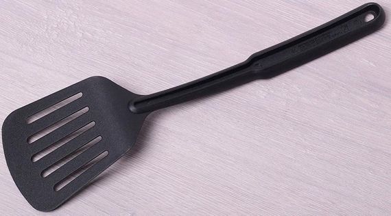 Лопатка Kamille Anselm з прорізами 32см нейлонова | Зображення 1