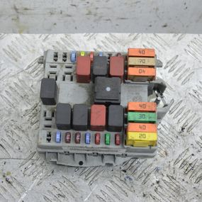 Блок запобіжників Fiat Doblo 2000-2010 Корпус запобіжників Фіат Добло 51763772