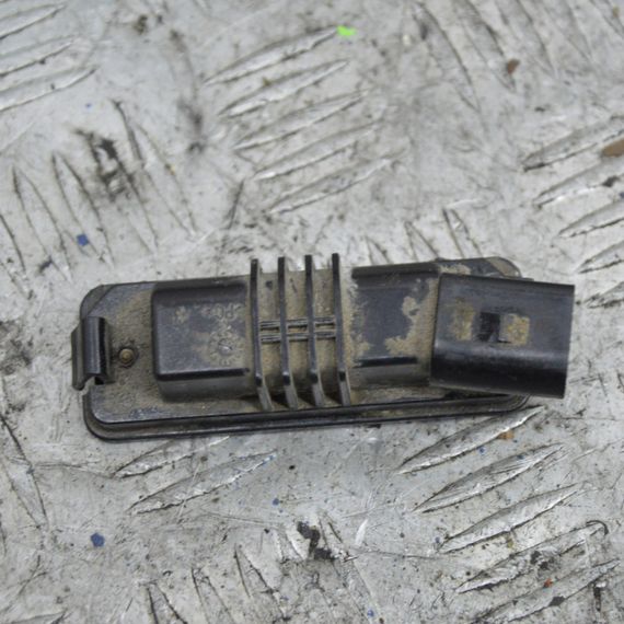 Ліхтар підсвічування номера Volkswagen Golf V Passat B6 2001-2015 Ліхтар освітлення номера Фольксваген 3D0943021A | Зображення 2