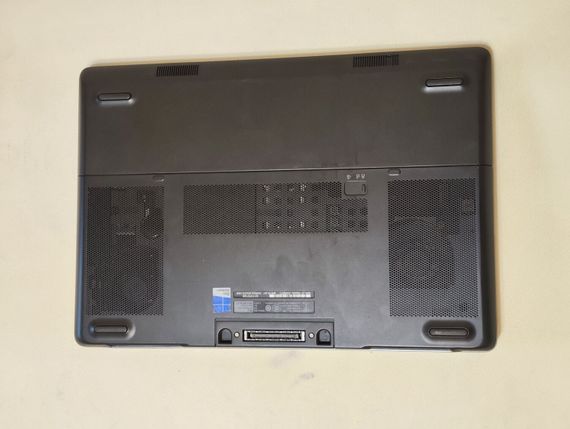 Мобильная рабочая станция Б-класс Dell Precision 7510 / 15.6" (1920x1080) IPS / Intel Core i7-6820HQ (4 (8) ядра по 2.7 - 3.6 GHz) / 16 GB DDR4 / 256 GB SSD / nVidia Quadro M2000M, 4 GB GDDR5, 128-bit / WebCam б/у | Зображення 6