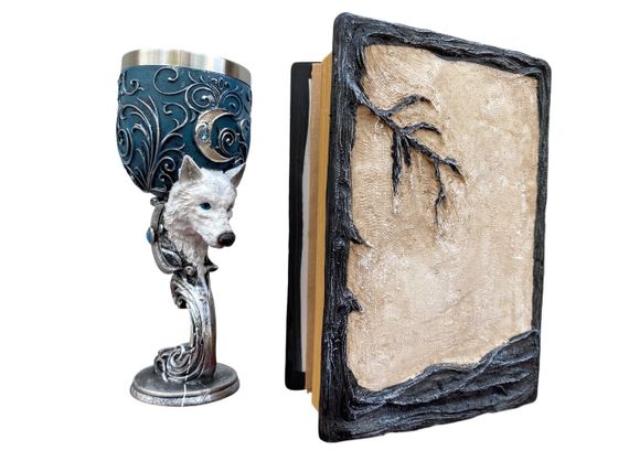 Подарунковий набір Келих 3D Вовк і Блокнот 3D «Тінь Ворона» | Зображення 1