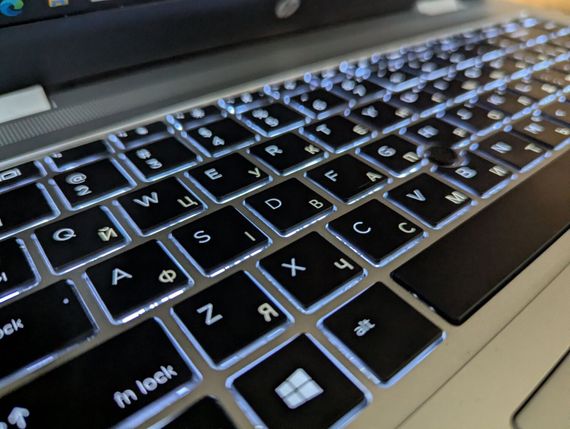 Ноутбук HP ProBook 640 G5 / 14" (1920x1080) IPS / Intel Core i5-8265U (4 (8) ядра по 1.6 - 3.9 GHz) / 8 GB DDR4 / 256 GB SSD / Intel UHD Graphics 620 / WebCam / Fingerprint / Windows 10 б/у + Подарок Беспроводная мышь / USB | Зображення 5