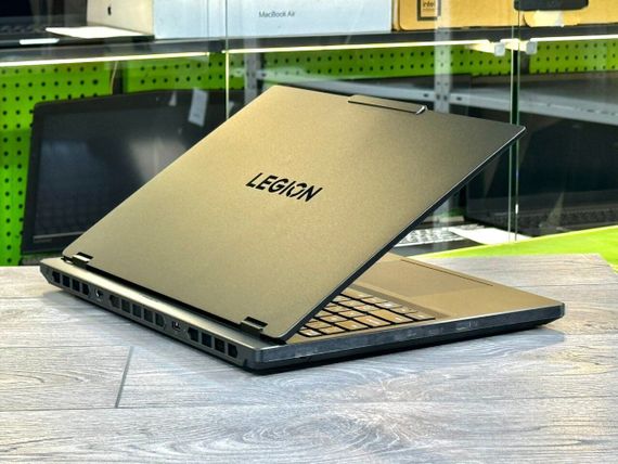 Игровой ноутбук Lenovo Legion 5 15IAX10 / 15.1" (2560x1600) OLED / Intel Core Ultra 7 255HX (20 ядер по 2.4 - 5.2 GHz) / 16 GB DDR5 / 1000 GB SSD NVMe / nVidia GeForce RTX 5060, 8 GB GDDR7, 128-bit / WebCam / Win 11 Home б/у | Зображення 4