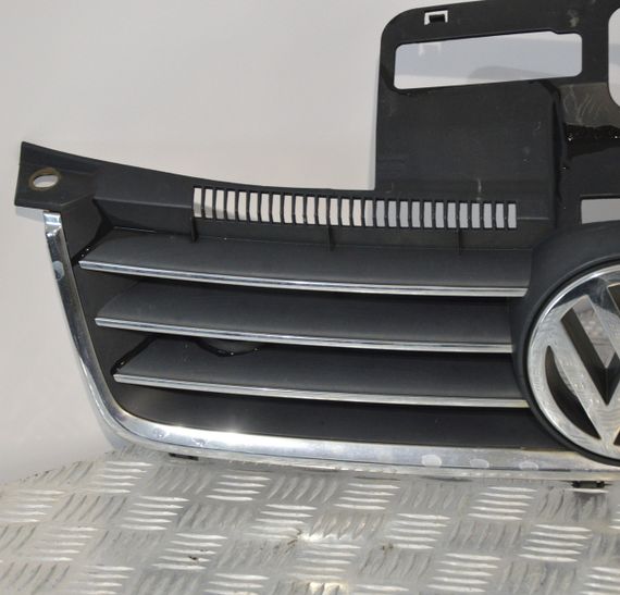 Решітка радіатора VW Volkswagen Polo IV 9N чорна хром 2001-2009 Фольксваген Поло 6Q0853651D | Зображення 1