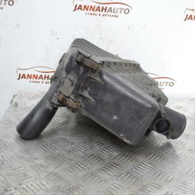 Корпус повітряного фільтра Toyota Yaris 2003-2005 Тойота Яріс 1770533050 1770133110