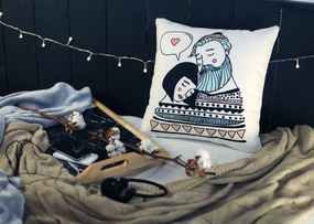 Подушка з мішковини Love 45x45 см (45PHB_17L014_WH)