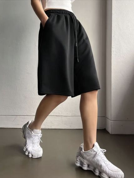 Женские длинные шорты оверсайз широкие свободные SSH710 цвет черный, размер onesize 42/46 | Зображення 6