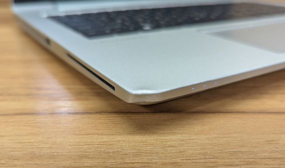 Ультрабук Б-класс HP EliteBook 830 G5 / 13.3" (1920x1080) IPS Touch / Intel Core i7-8650U (4 (8) ядра по 1.9 - 4.2 GHz) / 16 GB DDR4 / 512 GB SSD / Intel UHD Graphics 620 / HDMI / WebCam / Windows 10 б/у + Подарок Беспроводная мышь / USB | Зображення 2
