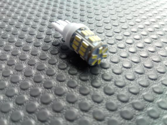 Лампа світлодіод б/ц 12V W5W T10 30SMD (30 х 15) Кераміка біла | Зображення 2