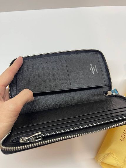 Гаманець Louis Vuitton Zippy Vertical M30317, чорний | Зображення 1