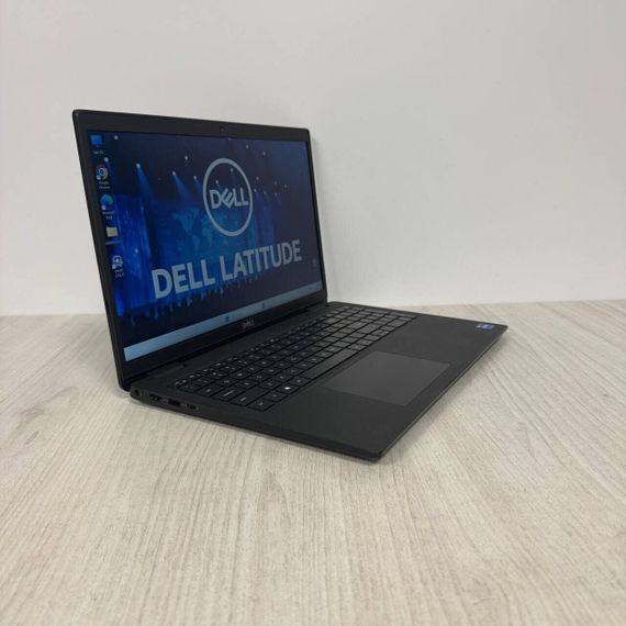 Ноутбук Б-клас Dell Latitude 3520 / 15.6" (1366x768) TN / Intel Core i5-1135G7 (4 (8) ядра по 2.4 - 4.2 GHz) / 8 GB DDR4 / 256 GB SSD / Intel Iris Xe Graphics / WebCam б/в | Зображення 3