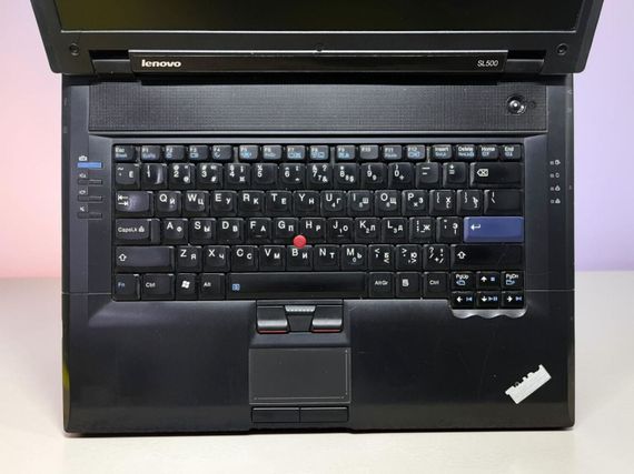 Ноутбук Lenovo ThinkPad SL500 / 15.4" (1280х800) TN / Celeron Dual-Core T3100 (2 (4) ядра по 2.6 - 3.5 GHz) / 2 GB DDR2 / 120 GB SSD / Intel GMA 4500M / WebCam / No Wi-Fi б/в | Зображення 1