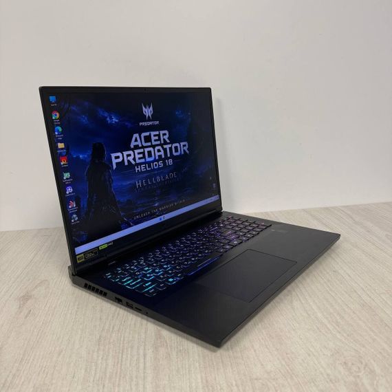 Ігровий ноутбук Б-клас Acer Predator Helios 18 PH18-72 / 18" (2560x1600) IPS / Intel Core i9-14900HX (24 (32) ядра по 2.2 - 5.7 GHz) / 32 GB DDR5 / 1000 GB SSD / nVidia GeForce RTX 4090, 16 GB GDDR6, 256-bit / WebCam б/в | Зображення 3