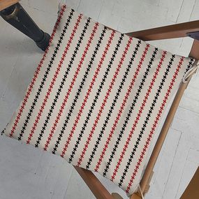 Подушка на стул с завязками Линии с крестиков 40x40x4 см (PZ_23F014)