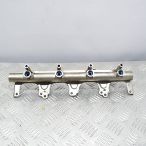 Паливна рампа 2.0 TFSI Volkswagen Golf V Passat B6 2003-2010 Паливна рейка Фольксваген Гольф 5 Пассат б6 06F133317C