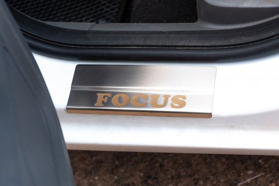 Накладки на пороги (Carmos, 4 шт, нерж.) для Ford Focus II 2005-2008 гг | Зображення 3