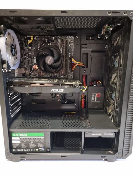Ігровий ПК Qube Tower / AMD Ryzen 3 2200G (4 ядра по 3.5 - 3.7 GHz) / 16 GB DDR4 / 256 GB SSD + 1000 GB HDD/AMD Radeon RX 580, 8 GB GDDR5, 256-bit/600W + Кабелі в комплекті б/в | Зображення 6