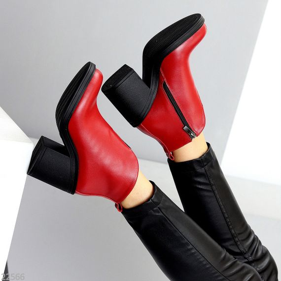 Яркие красные кожаные ботильоны — универсальная элегантность | Зображення 7