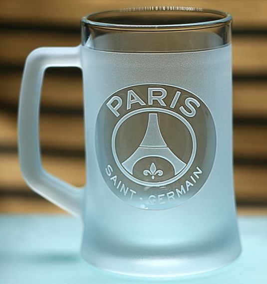 Пивной бокал 670 мл ФК ПСЖ Paris Saint-Germain с гравировкой подарок для фаната футбольная кружка